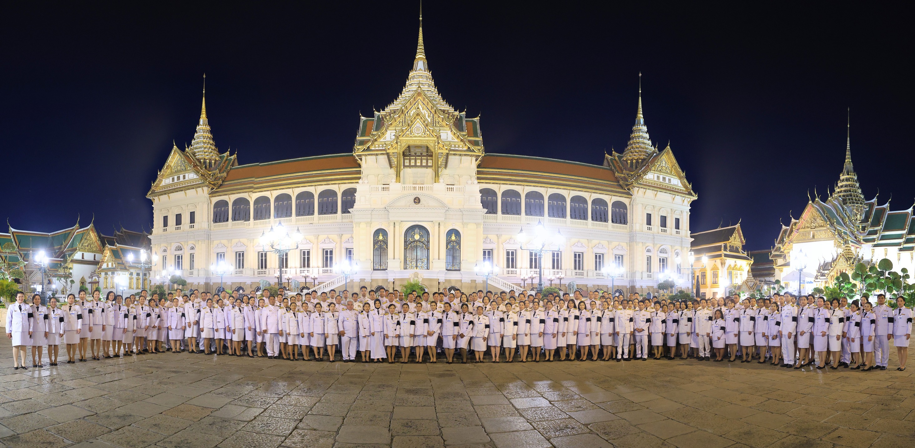 title - ร่วมเป็นเจ้าภาพบำเพ็ญกุศลถวายพระบรมศพ สมเด็จพระนางเจ้าสิริกิติ์ พระบรมราชินีนาถ พระบรมราชชนนีพันปีหลวง ณ พระที่นั่งดุสิตมหาปราสาท ในพระบรมมหาราชวัง